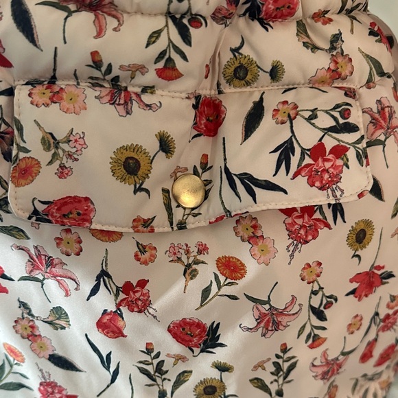 NWOT Eddie Bauer Floral Signature Puffer Jacket - Cream and Red - Picture 4 of 13